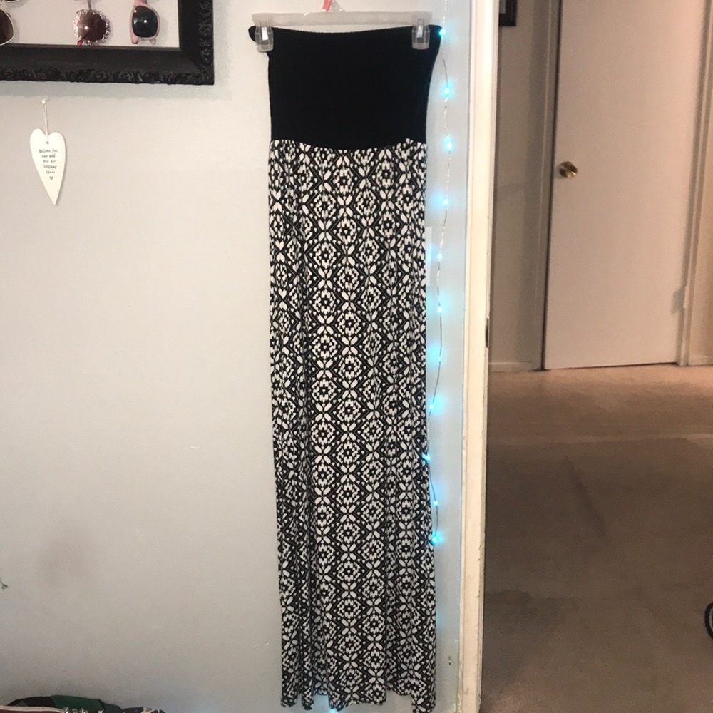 Black and white printed maxi dress